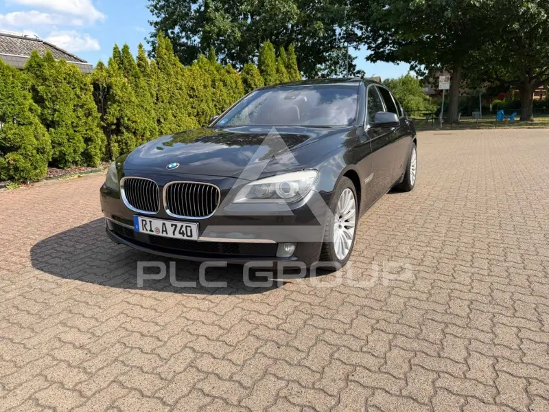 2011 BMW 740
