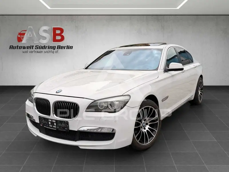 2011 BMW 740