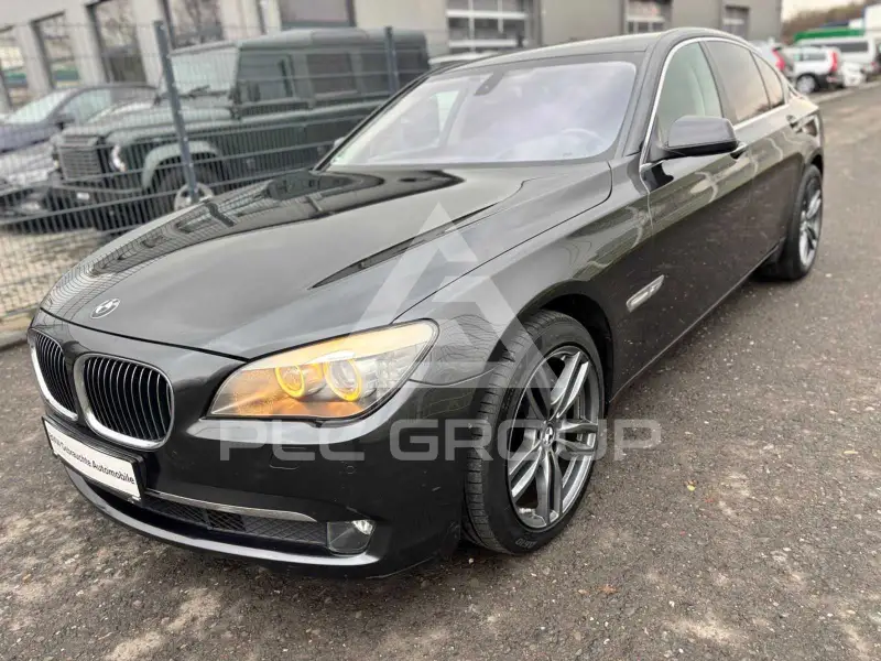 2011 BMW 750