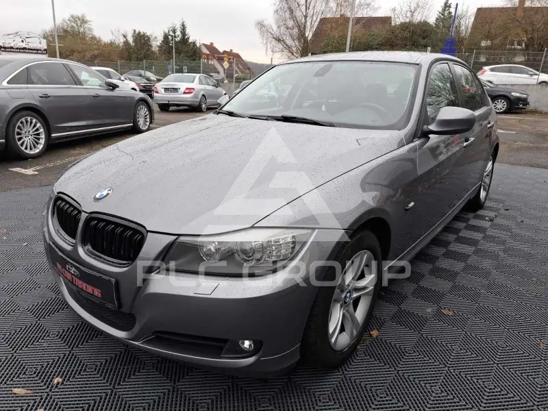 2011 BMW 320