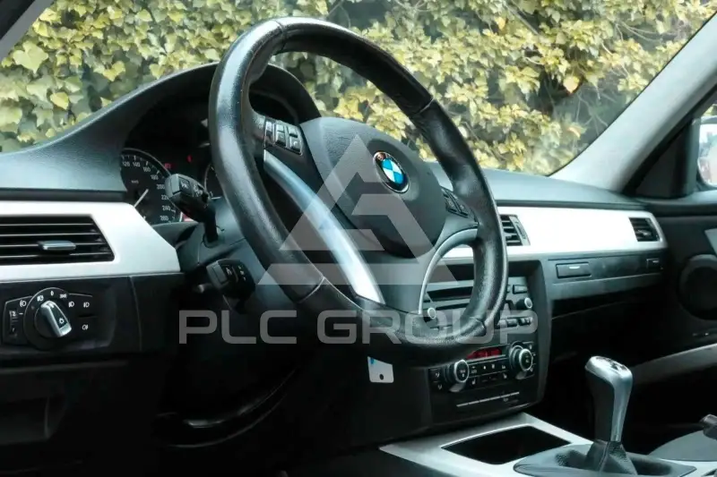 2011 BMW 320