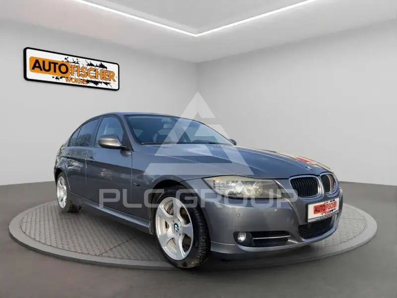 2011 BMW 320