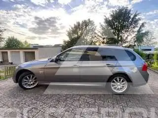 2011 BMW 320