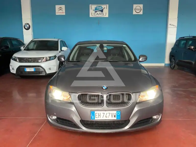 2011 BMW 320