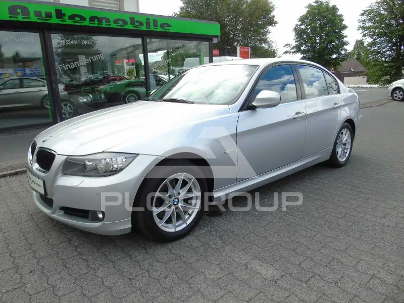2011 BMW 320