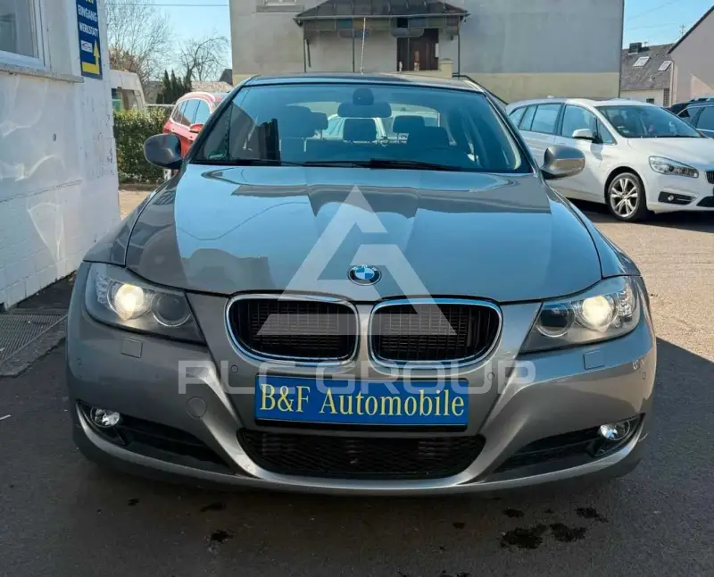 2011 BMW 320