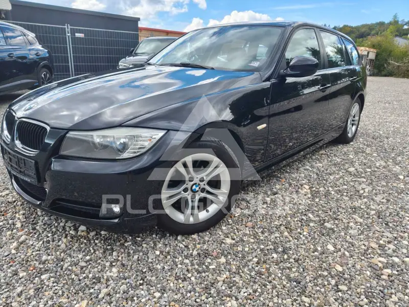 2011 BMW 320