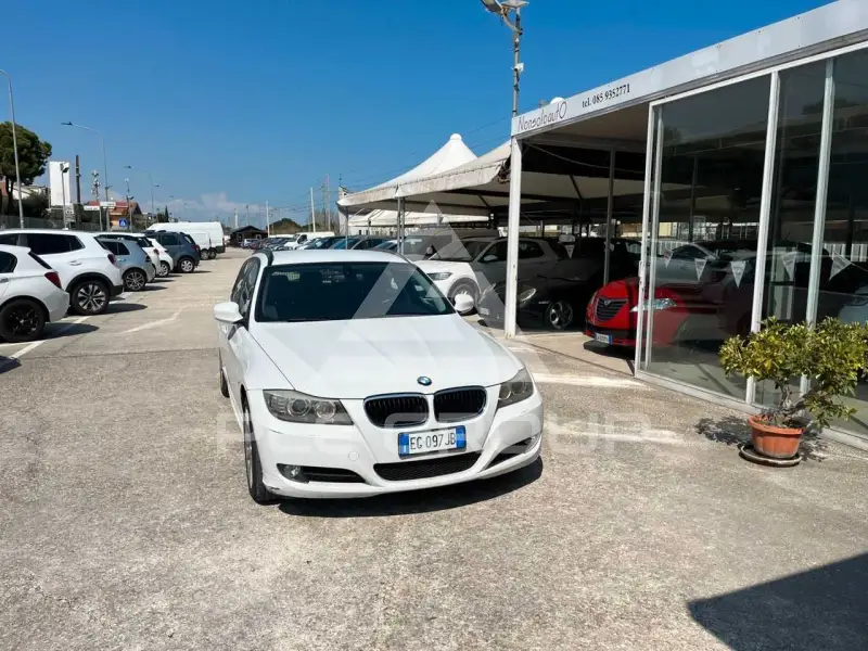 2011 BMW 320