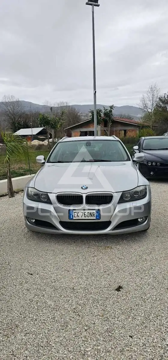 2011 BMW 320