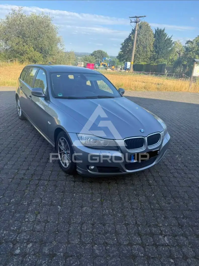 2011 BMW 320