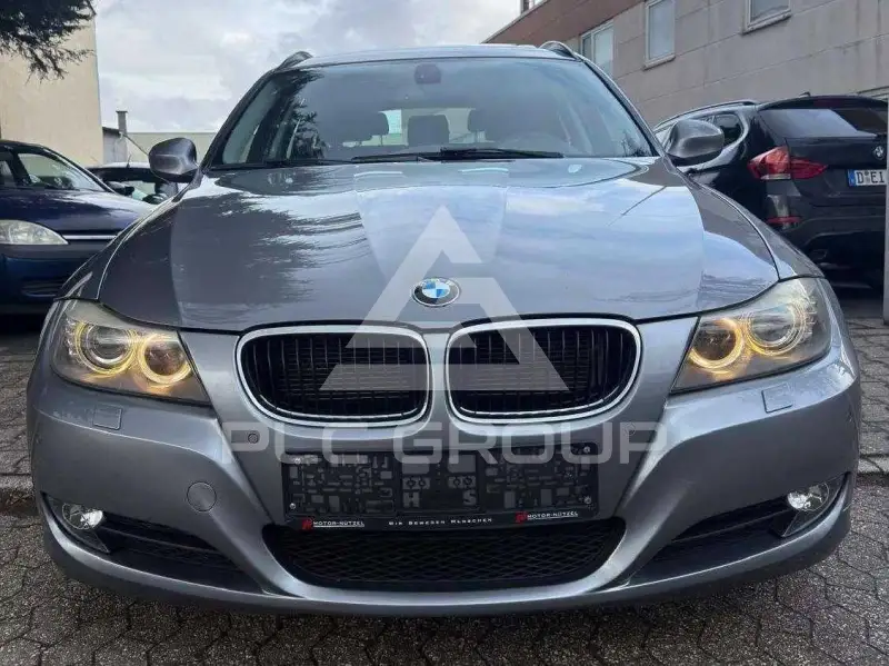 2011 BMW 320