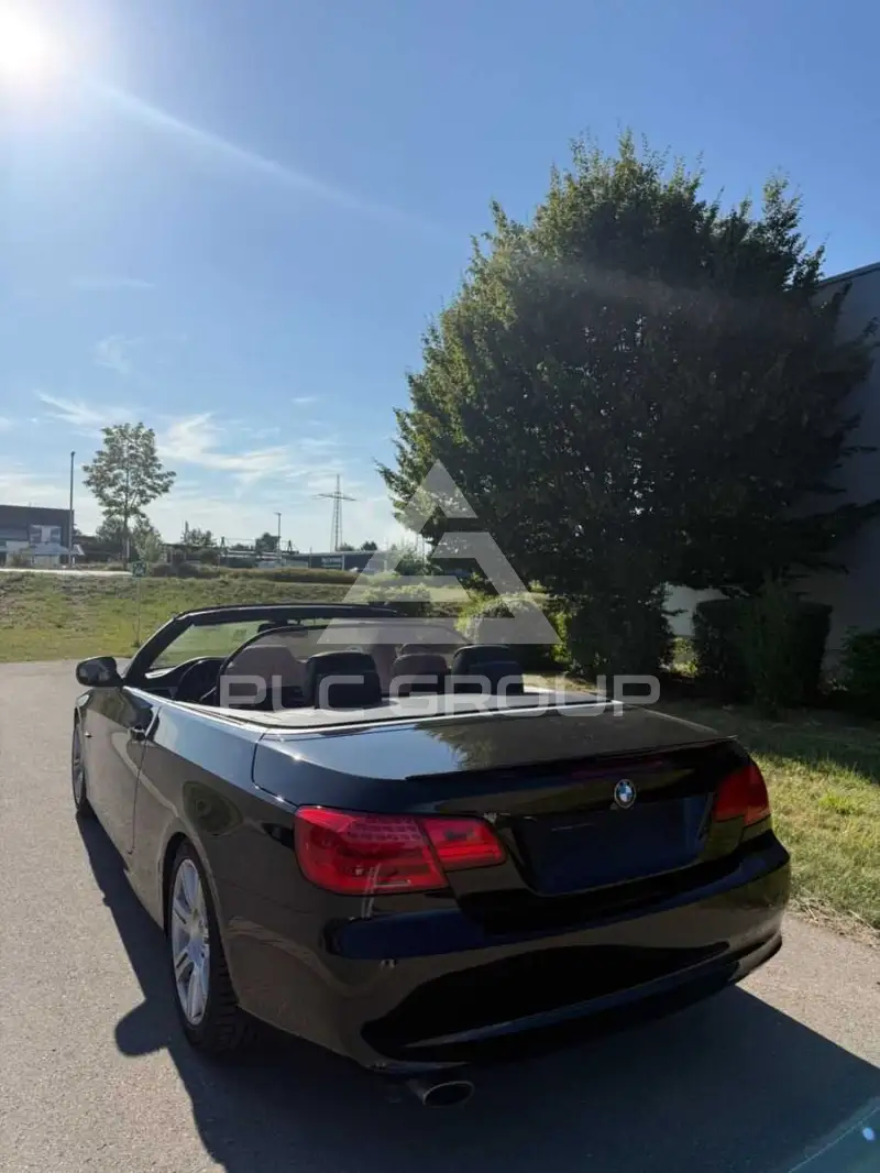 2011 BMW 320