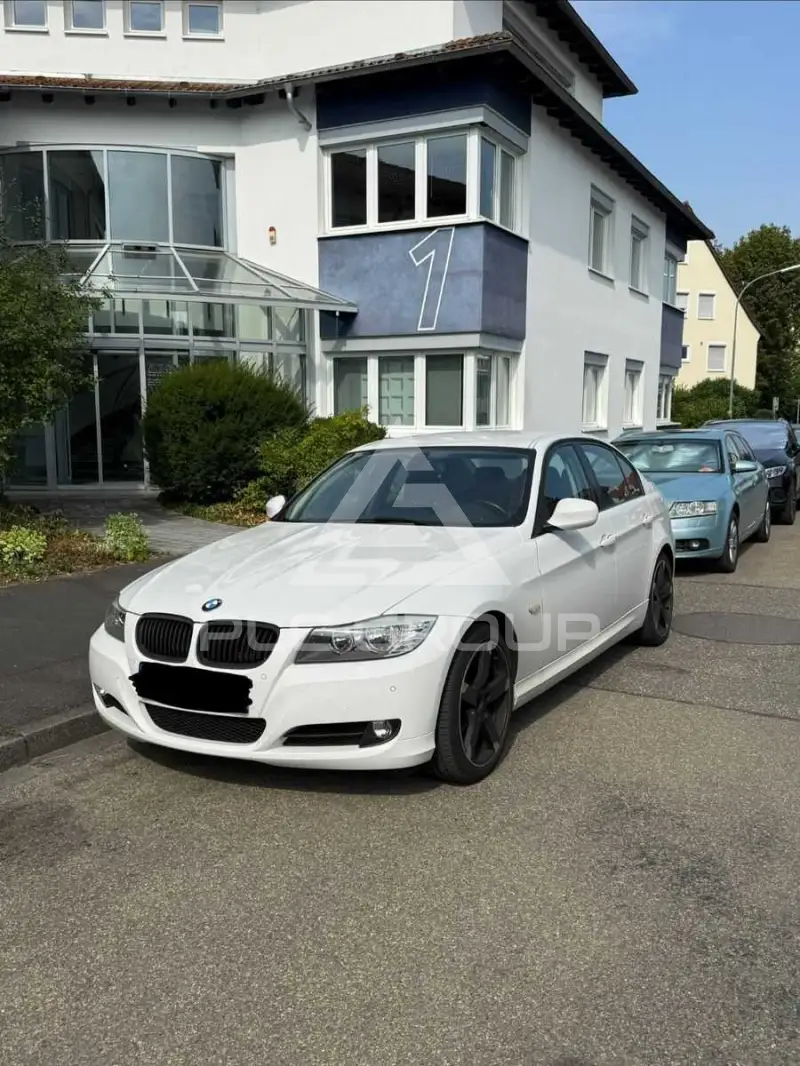 2011 BMW 320