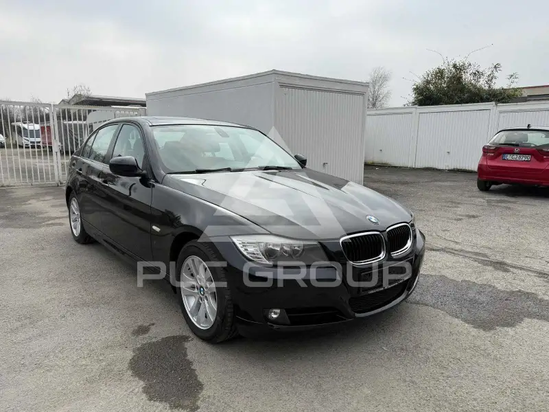 2011 BMW 320
