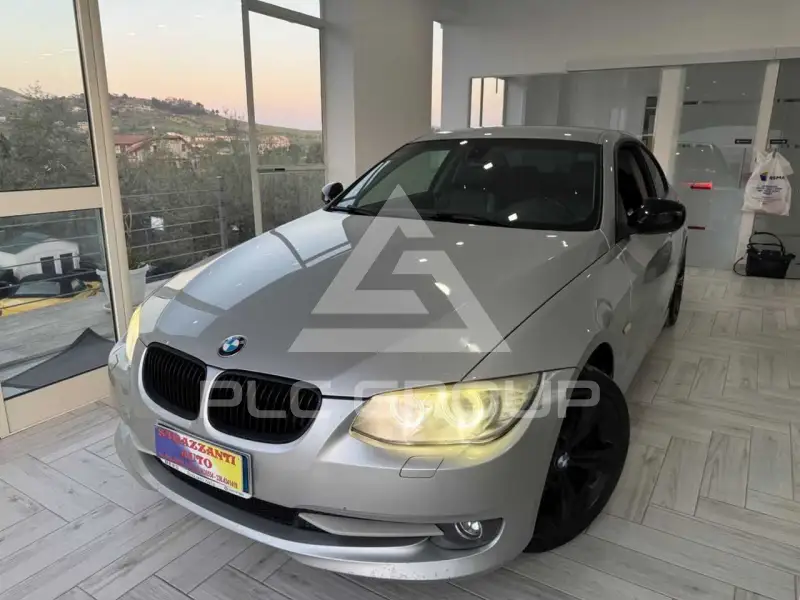 2011 BMW 320