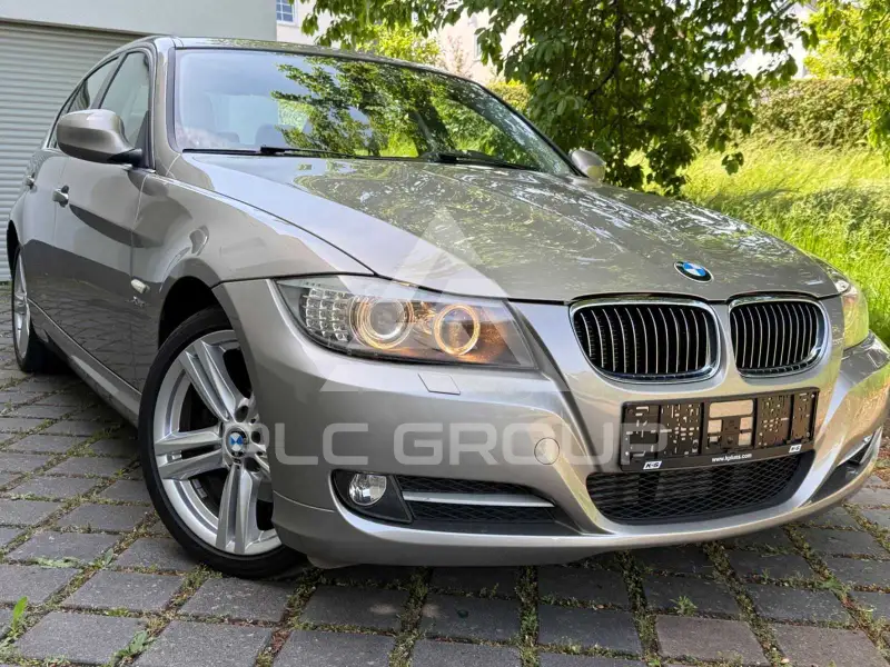 2011 BMW 320