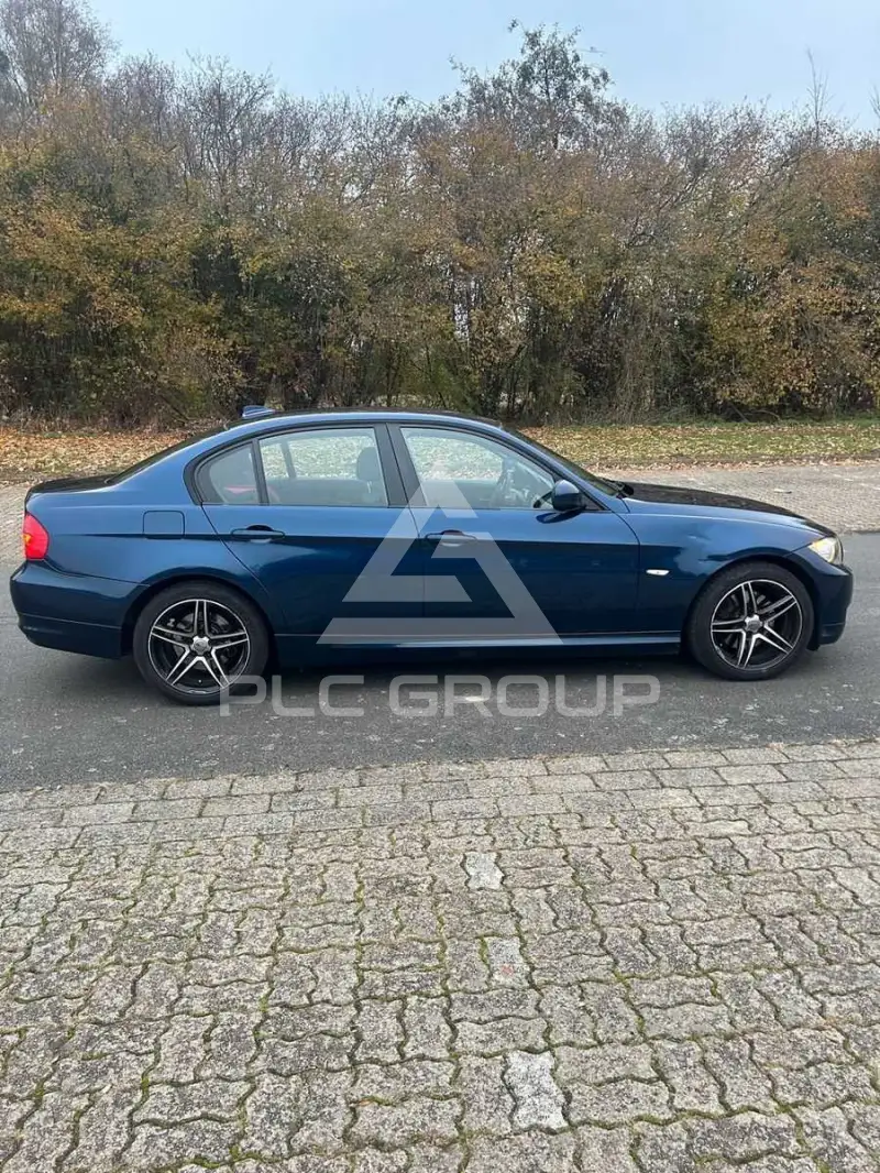 2011 BMW 320