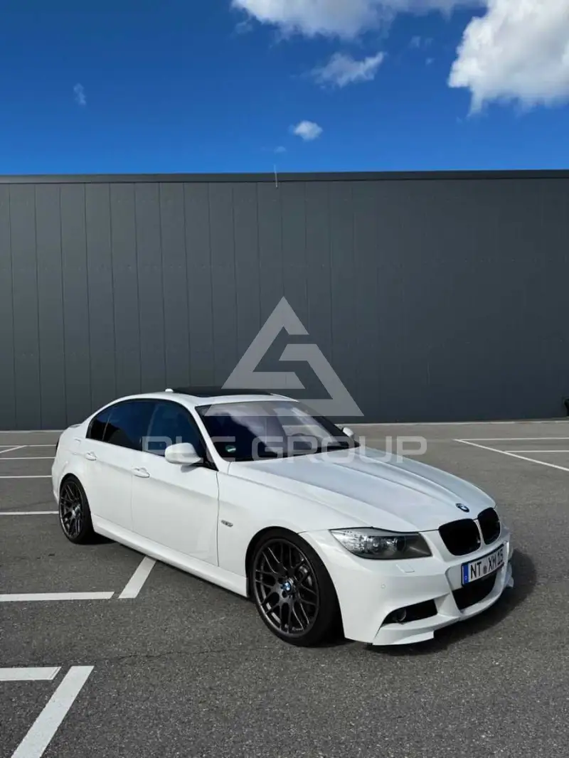 2011 BMW 330
