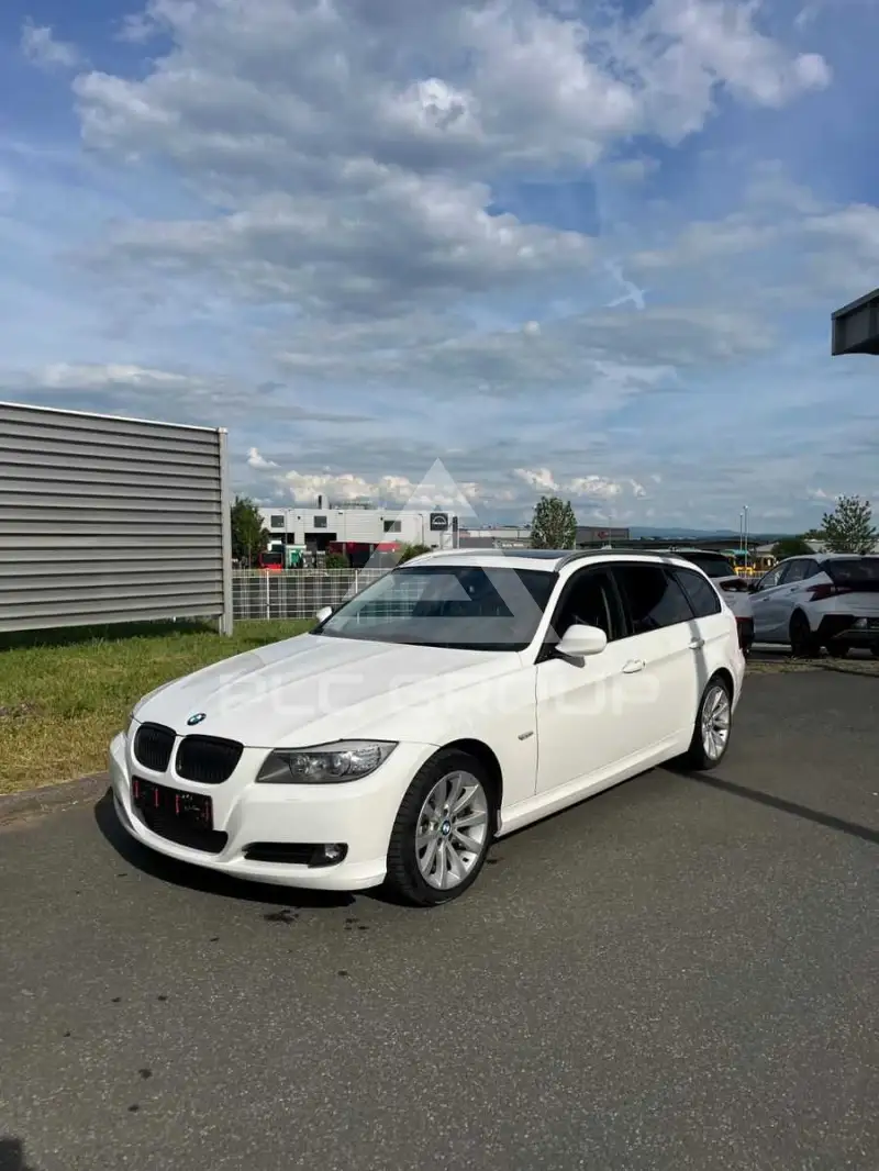 2011 BMW 330