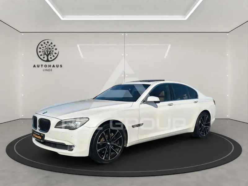 2011 BMW 730