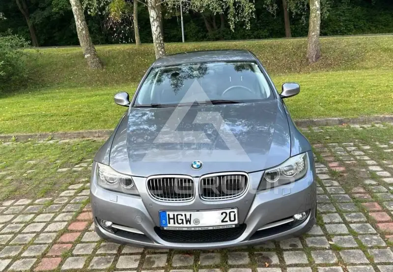 2011 BMW 318
