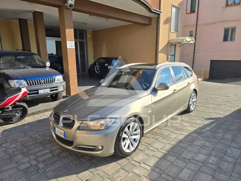 2011 BMW 318