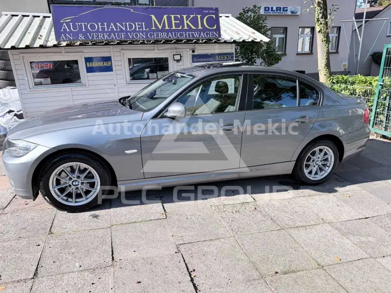 2011 BMW 318