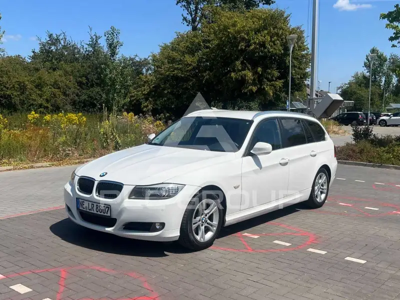 2011 BMW 318