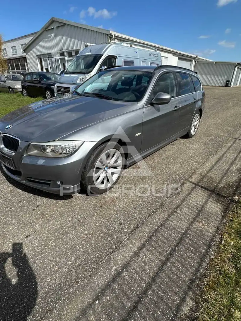 2011 BMW 318