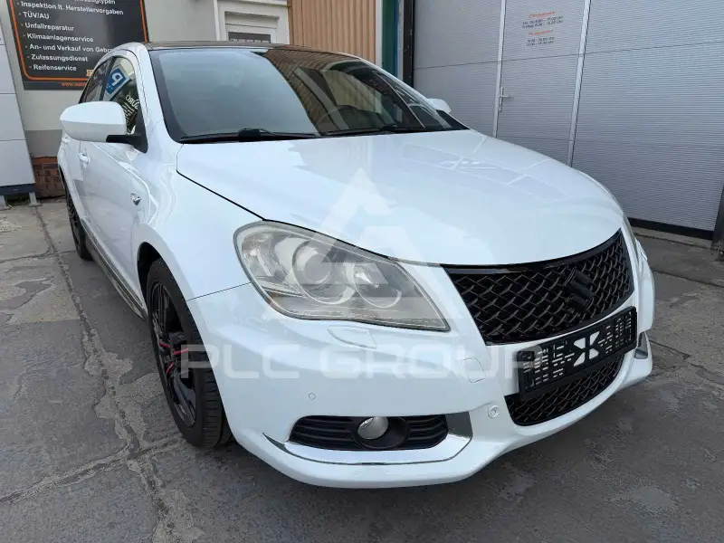 2011 Suzuki KIZASHI