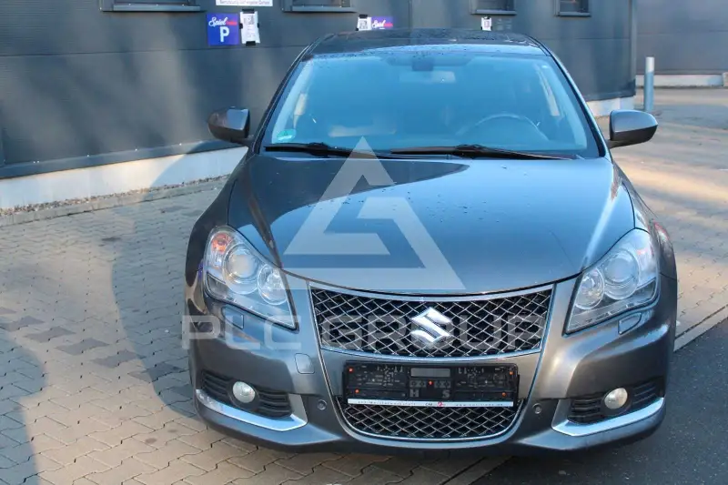 2011 Suzuki KIZASHI
