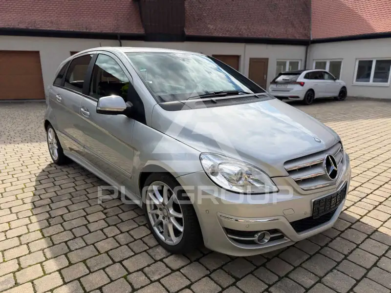 2011 Mercedes Benz B 200