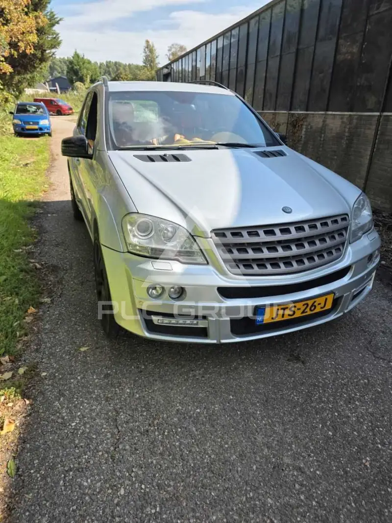 2011 Mercedes Benz ML 63 AMG