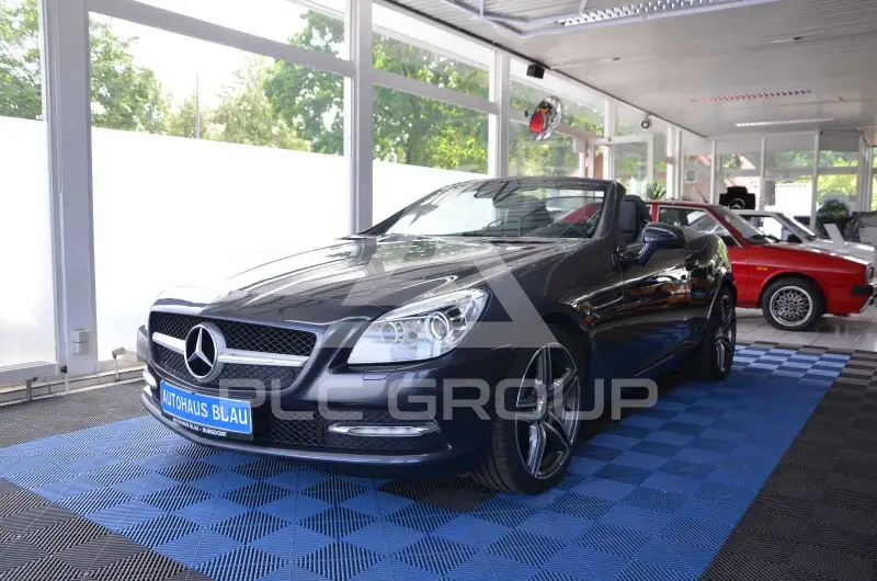 2011 Mercedes Benz SLK 200