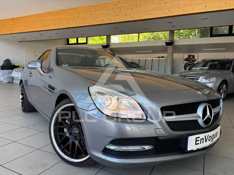 2011 Mercedes Benz SLK 200