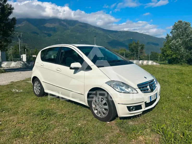 2011 Mercedes Benz A 180