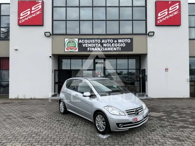 2011 Mercedes Benz A 180