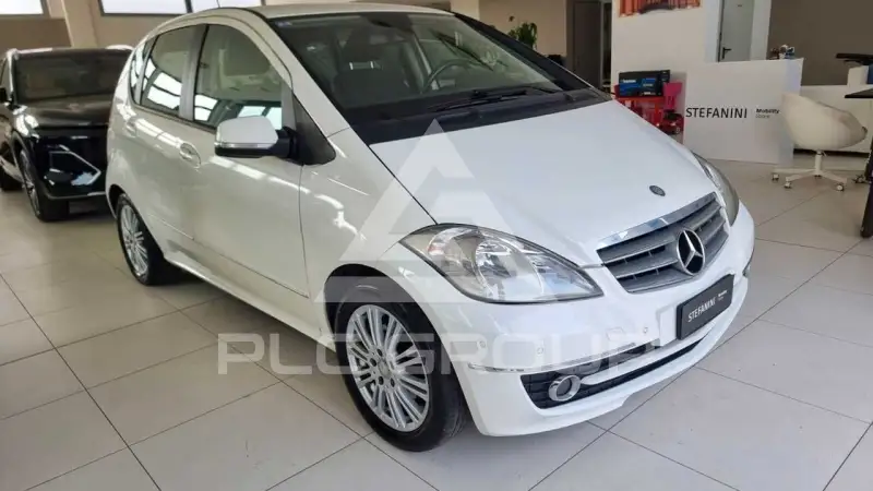 2011 Mercedes Benz A 180