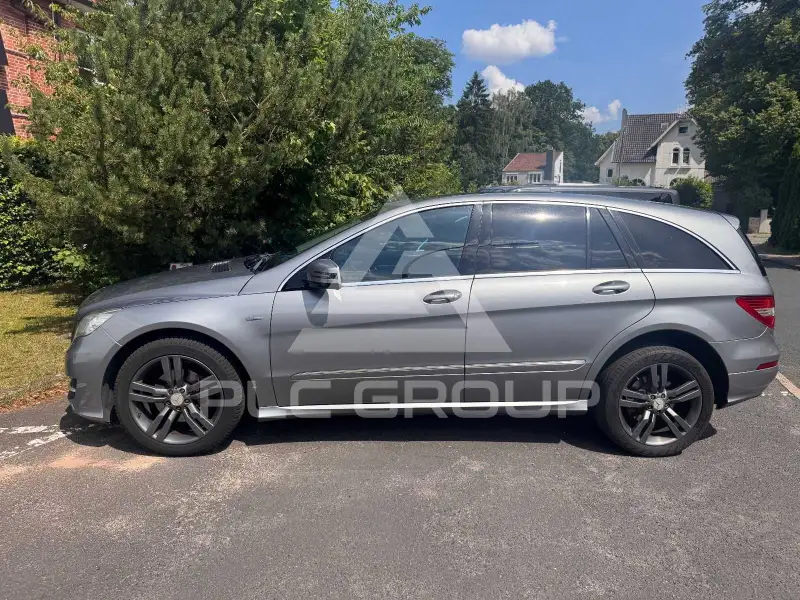 2011 Mercedes Benz R 300