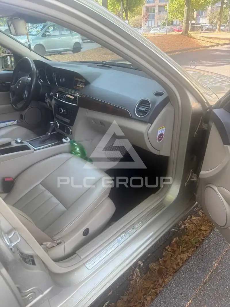 2011 Mercedes Benz C 300