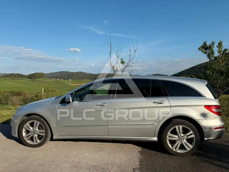 2011 Mercedes Benz R 350