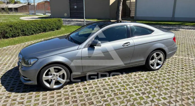 2011 Mercedes Benz 220