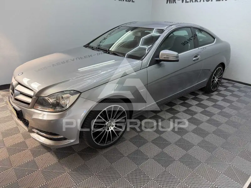 2011 Mercedes Benz C 220