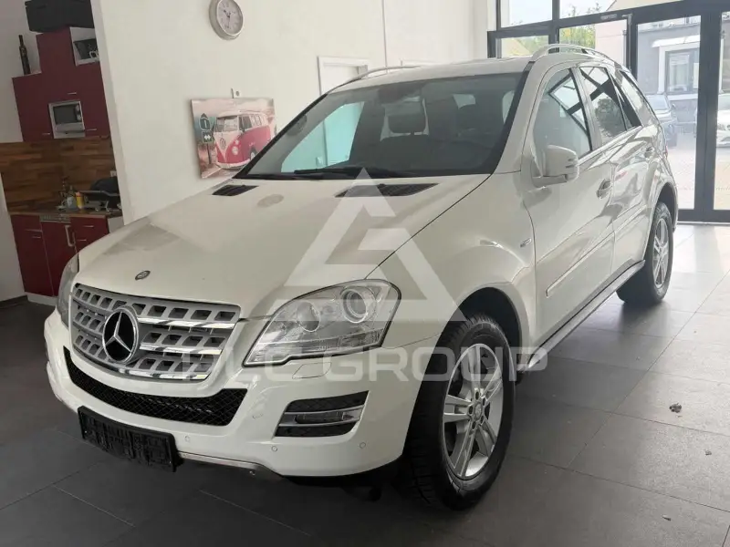 2011 Mercedes Benz ML 300