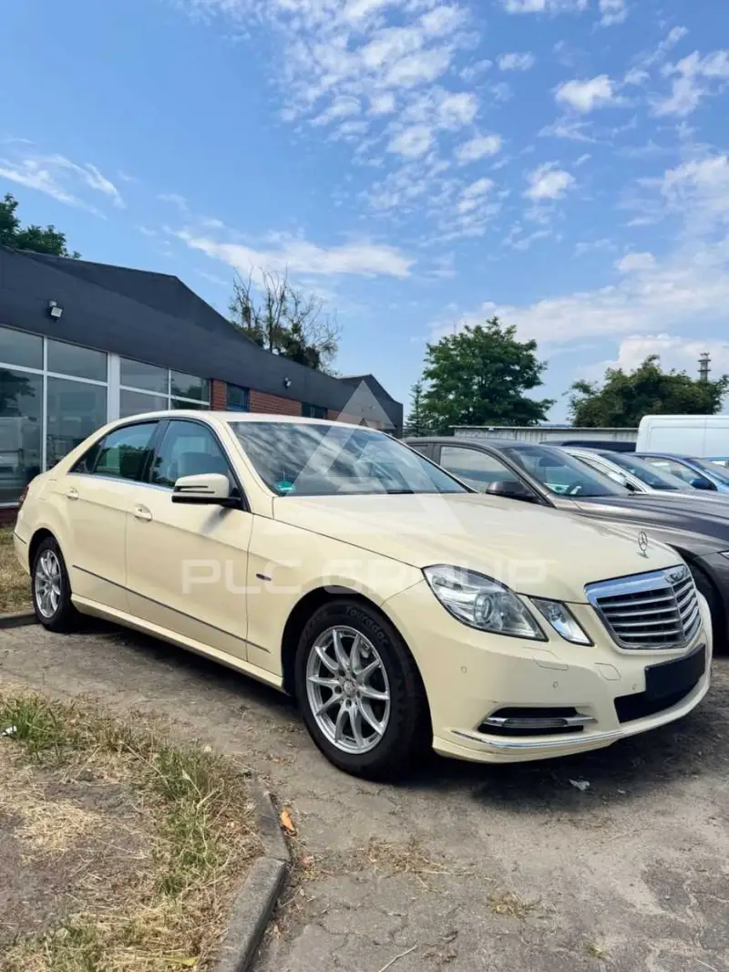 2011 Mercedes Benz E 200