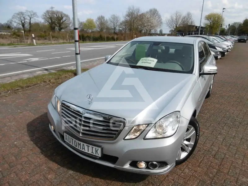 2011 Mercedes Benz E 200