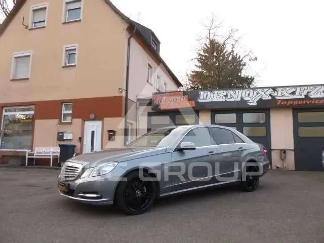 2011 Mercedes Benz E 200