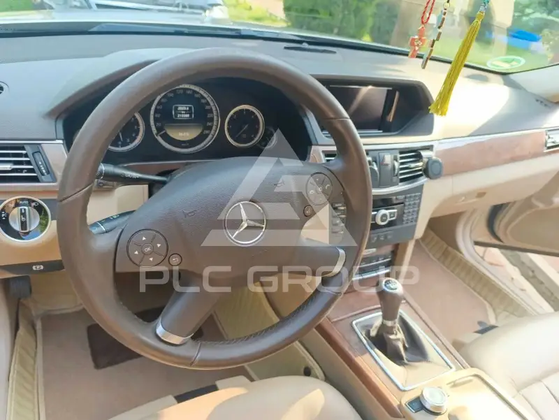 2011 Mercedes Benz E 200