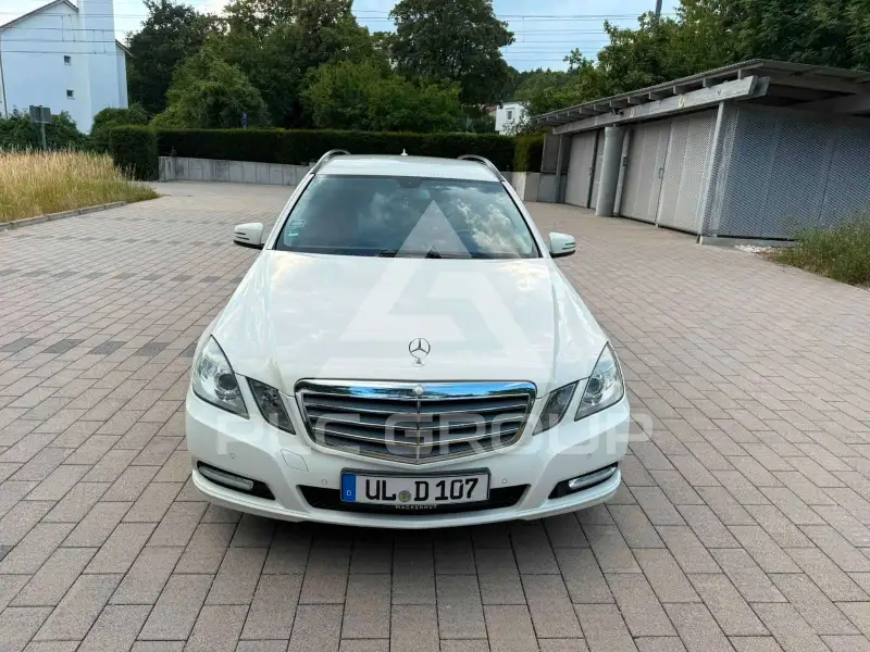 2011 Mercedes Benz E 200