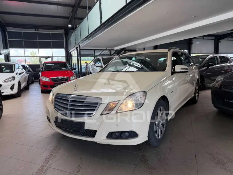 2011 Mercedes Benz E 200